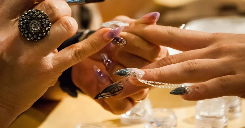 Être modèle ongle gratuit à Toulouse : une stratégie de formation à ne pas négliger